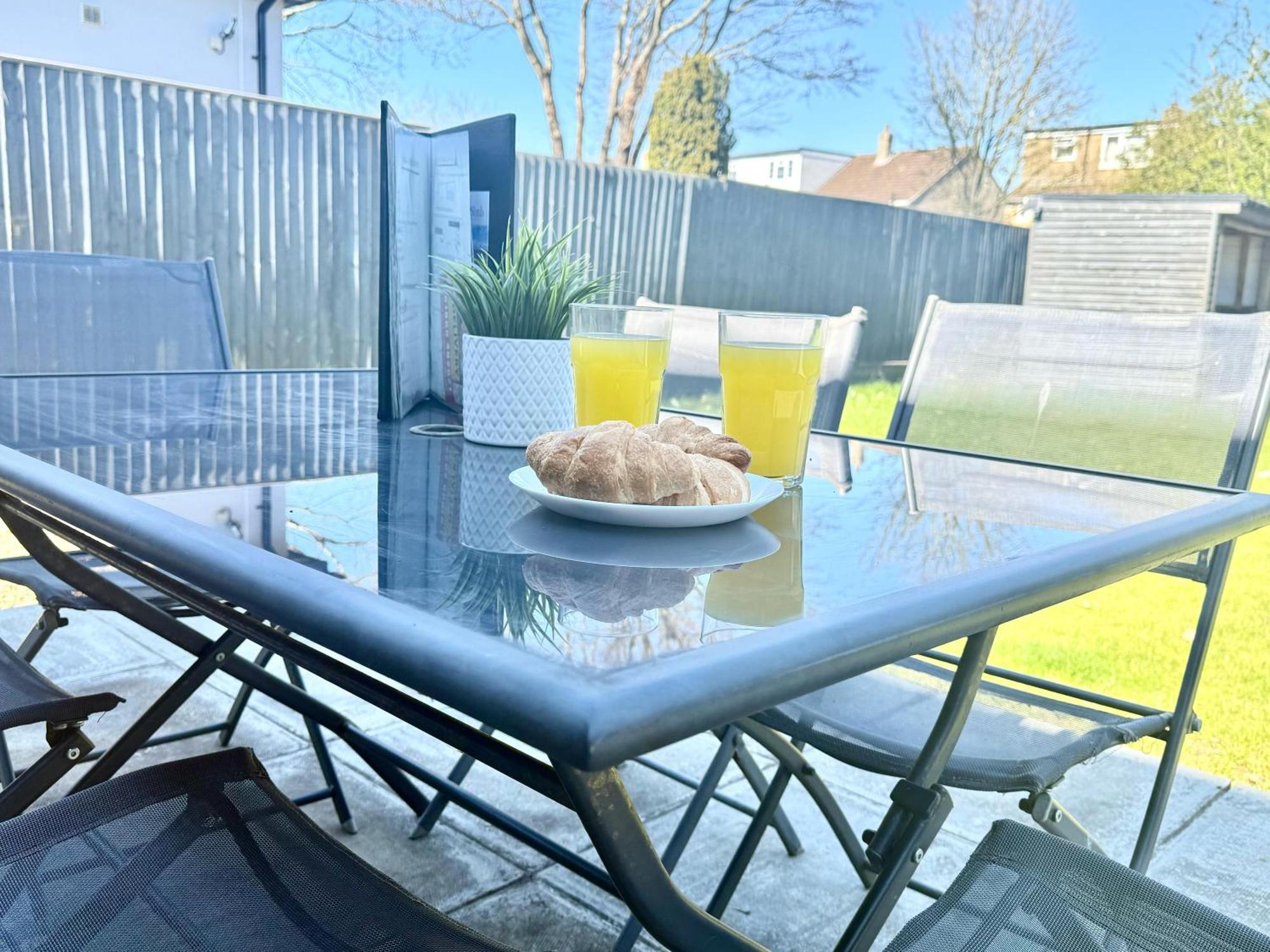 Evergreen Lodge - Two Bed Lux Flat - Parking, Garden, Patio, Wifi, Netflix - Close To Blenheim Palace & Oxford - F3 基德灵顿 外观 照片
