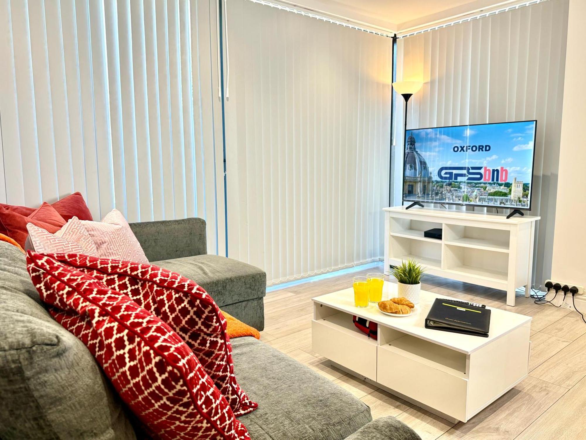 Evergreen Lodge - Two Bed Lux Flat - Parking, Garden, Patio, Wifi, Netflix - Close To Blenheim Palace & Oxford - F3 基德灵顿 外观 照片