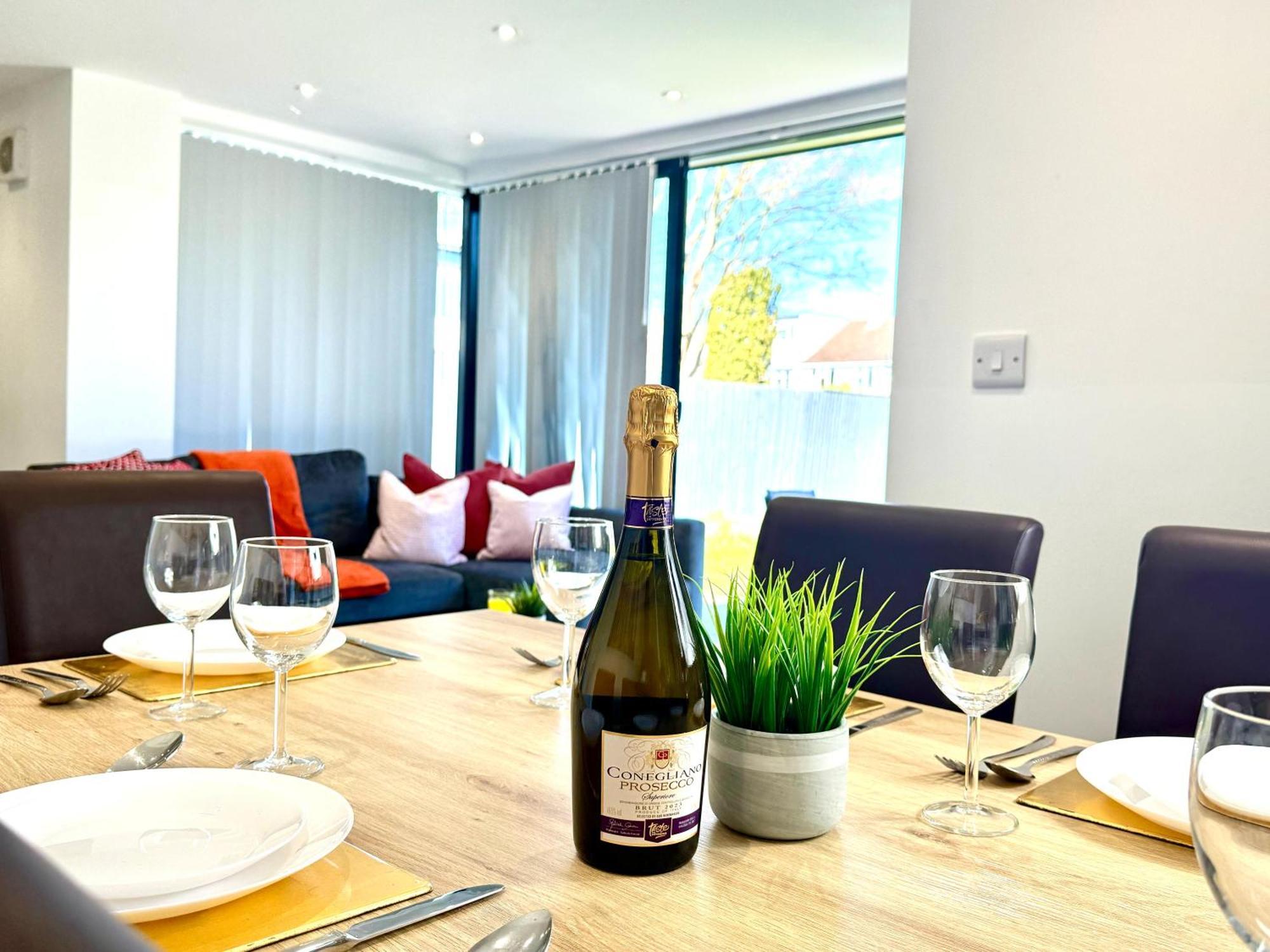 Evergreen Lodge - Two Bed Lux Flat - Parking, Garden, Patio, Wifi, Netflix - Close To Blenheim Palace & Oxford - F3 基德灵顿 外观 照片