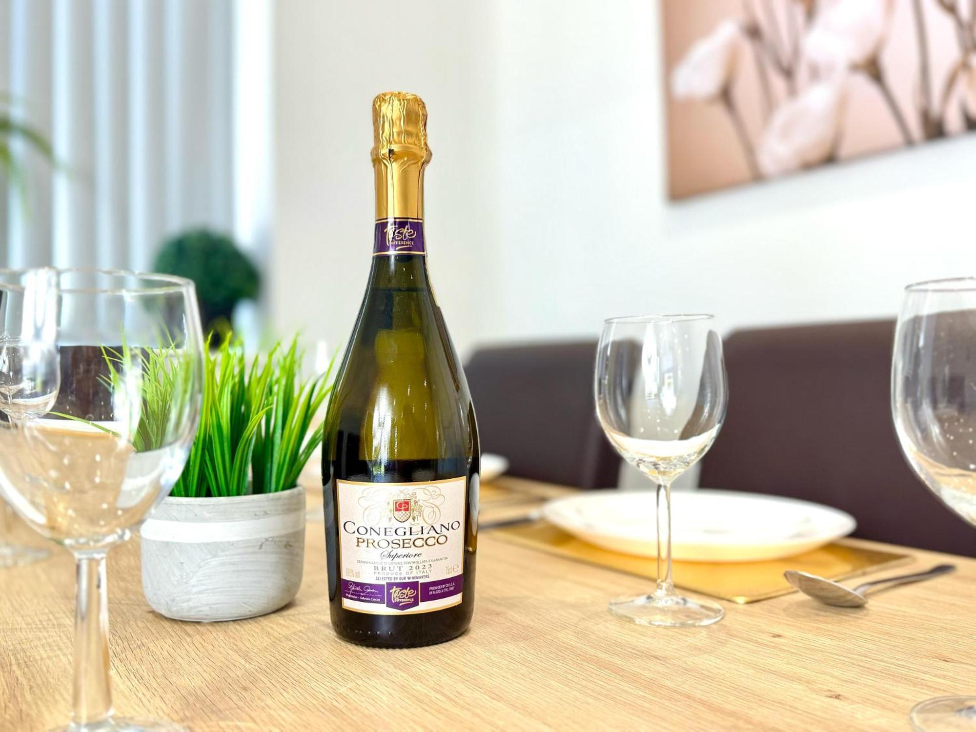 Evergreen Lodge - Two Bed Lux Flat - Parking, Garden, Patio, Wifi, Netflix - Close To Blenheim Palace & Oxford - F3 基德灵顿 外观 照片